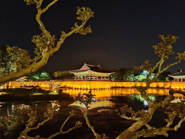 Zabytki Korei Południowej. Pałac nad stawem Wolji w Gyeongju.